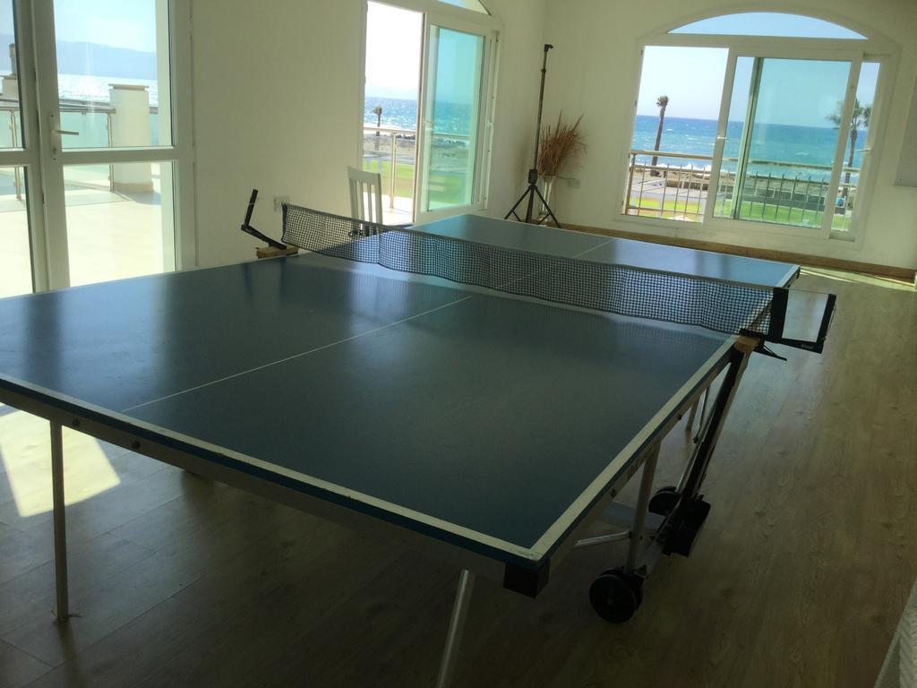 Aphrodite Beachfront Apartment Ghaziveran Eksteriør billede